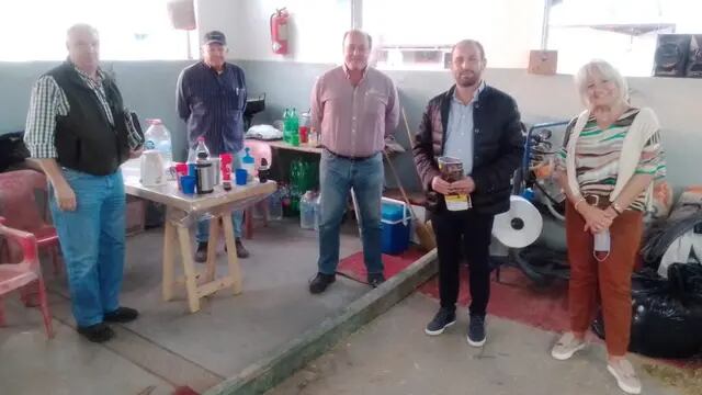 Arturo Jorge Videla, Abel Zenklusen con las autoridades de la Sociedad Rural de Rafaela