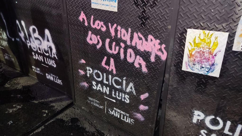 Pintadas en el Encuentro Nacional de Mujeres de San Luis