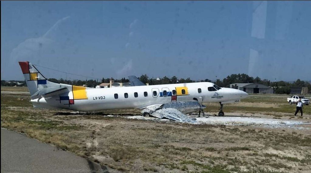 La imagen de este mismo avión cuando despistó durante un aterrizaje en el aeropuerto de Mendoza en 2020.