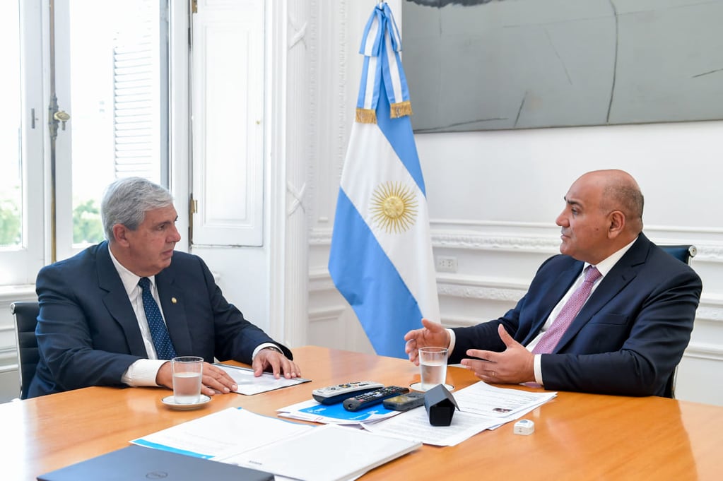 El jefe de Gabinete Juan Manzur conversó con el vicegobernador Haquim sobre obras en marcha y proyectos que se impulsa para el interior jujeño.