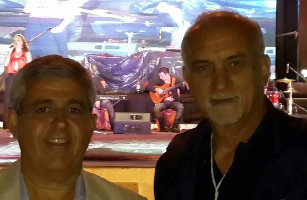 Daniel Díaz, a la izquierda de la imagen, junto a Luis Yunes. Dos figuras en Cadena 3.