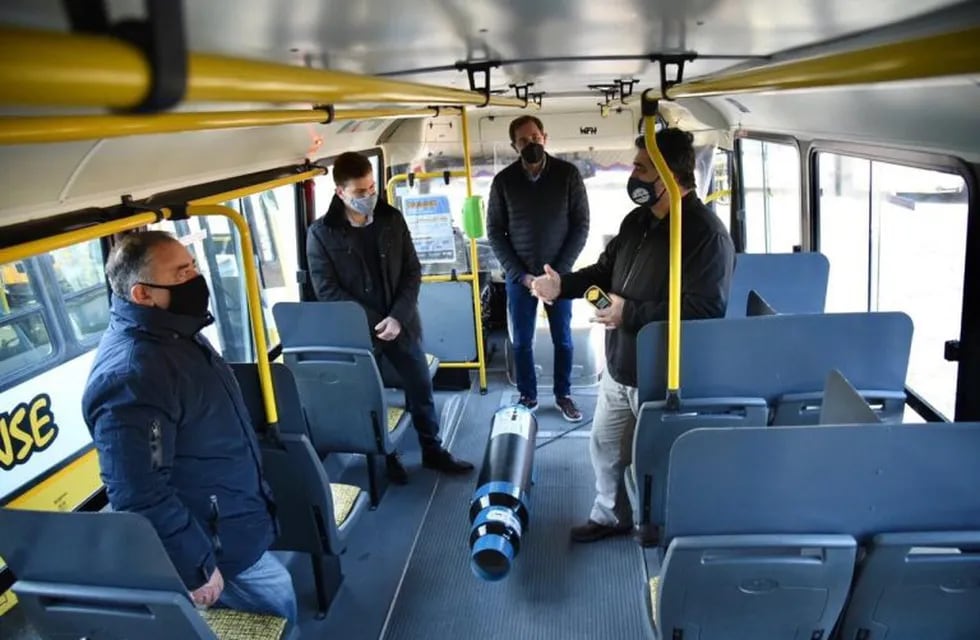 Instalan dispositivos para medir la temperatura a los pasajeros en el transporte público de La Plata (Municipalidad de La Plata)