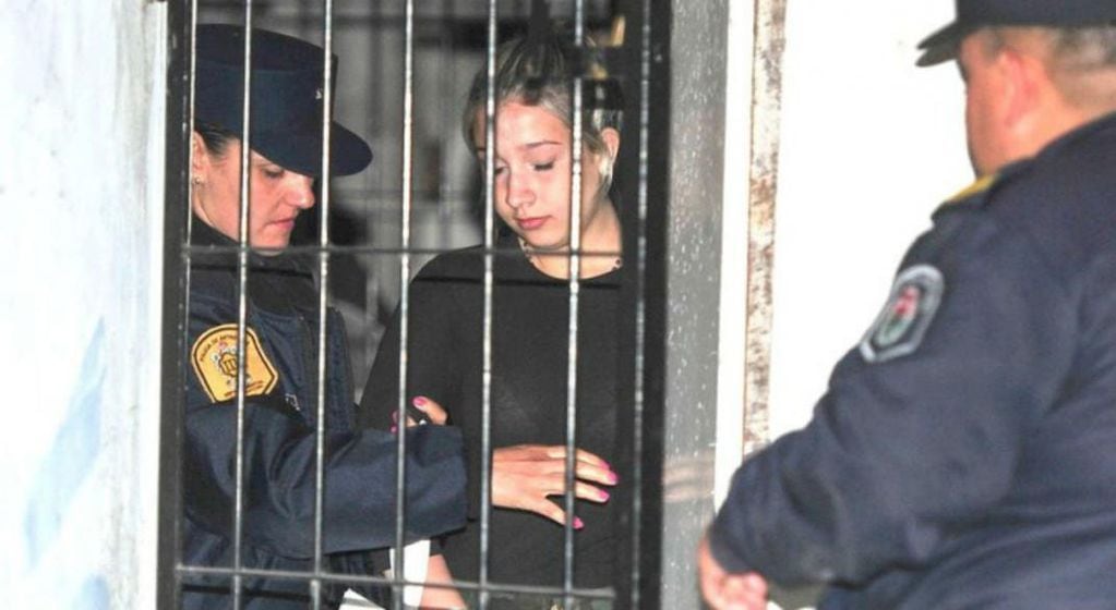 Nahir Galarza, siendo trasladada a la cárcel de mujeres de Paraná (El Argentino).
