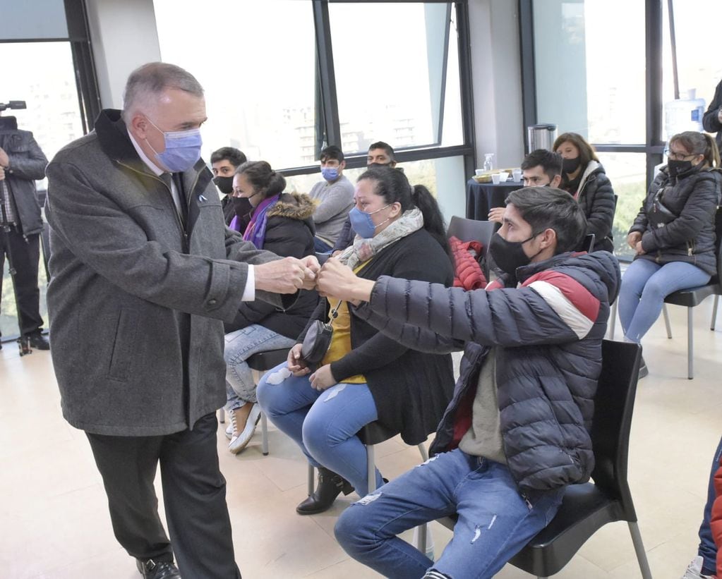 Jaldo se reunió con referentes de las comunas de Santa Lucía y El Manantial.