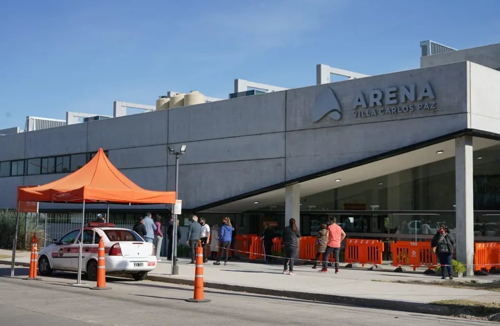 Estadio Arena, sitio en Carlos Paz para la colocación de dosis contra el Covid-19.