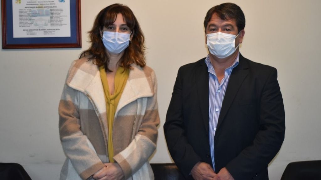 Silvia Lauriero, de la Fundación Flexer, junto al diputado Pedro Belizán, autor del proyecto del ley.