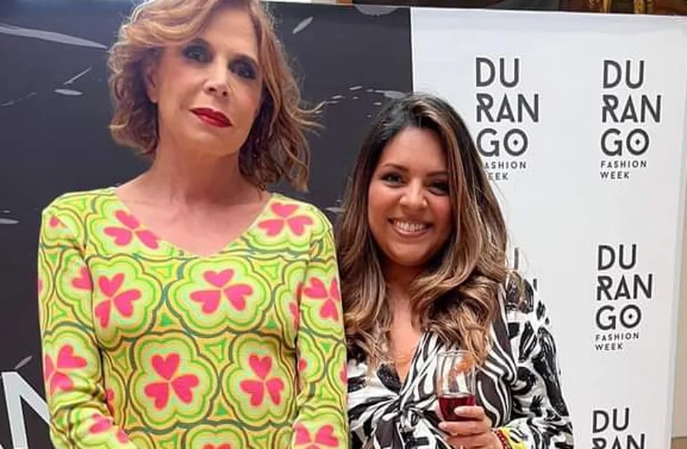 Julieta Cardozo junto a Ághata Ruiz de la Prada, compartiendo momentos en la Fashion Week de Durango (México).