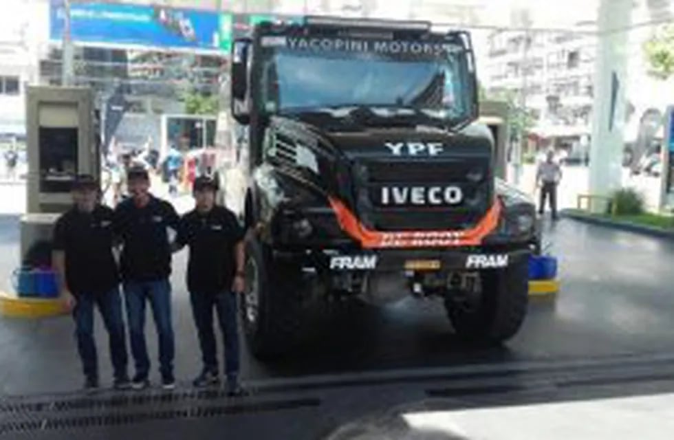 Esta seru00e1 la primera vez para Adriu00e1n Yacopini como navegante de un camión. El 'Chino', que compite en el Dakar desde el 2009