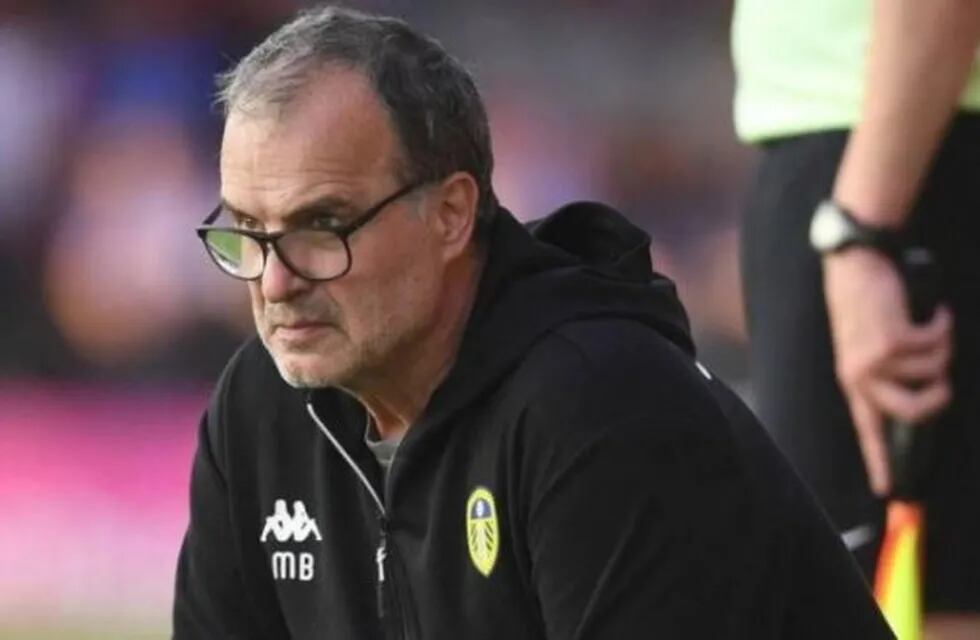 Marcelo Bielsa y un momento divertido en Leeds. (Archivo)