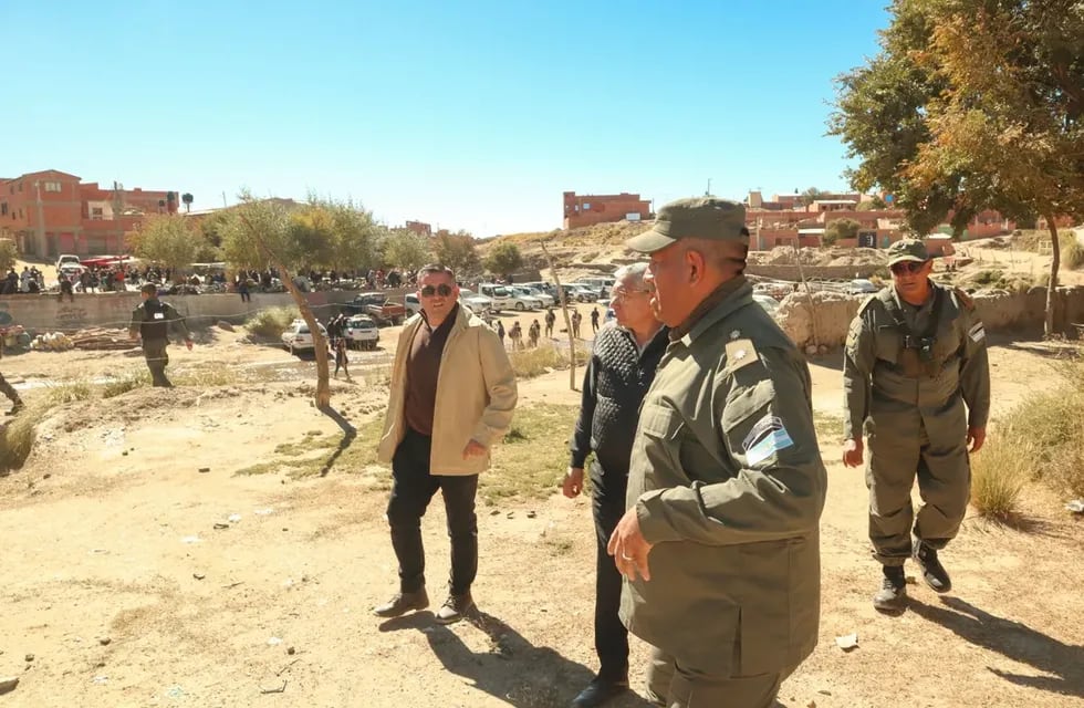 Las autoridades observan en la ciudad de La Quiaca uno de los puntos que es utilizado intensamente de manera ilegal para el tránsito peatonal desde y hacia Villazón, territorio de Bolivia.