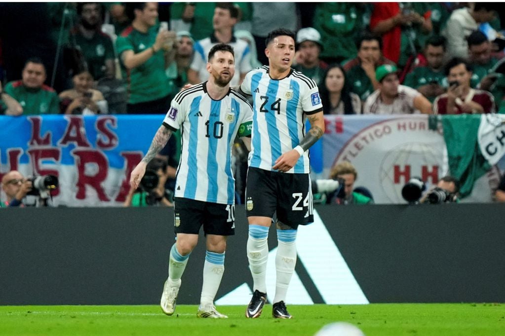 Enzo Fernández junto a Messi, los dos argentinos mejor pagados del mundo (AP)