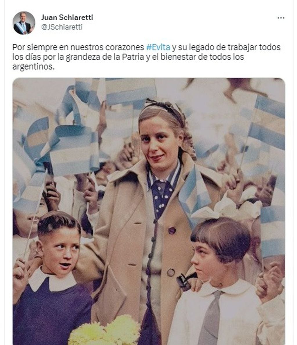 El precandidato a presidente recordó a Eva Perón a 104 años de su nacimiento.