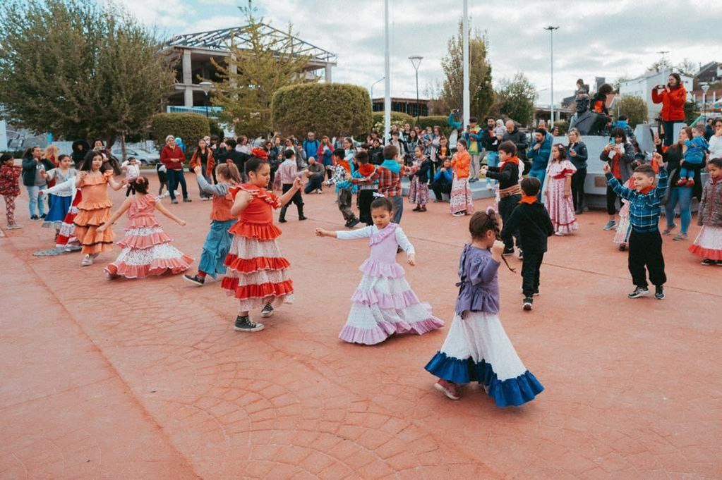 Más de 1500 ushuaienses festejaron el Día de la Tradición junto al Municipio