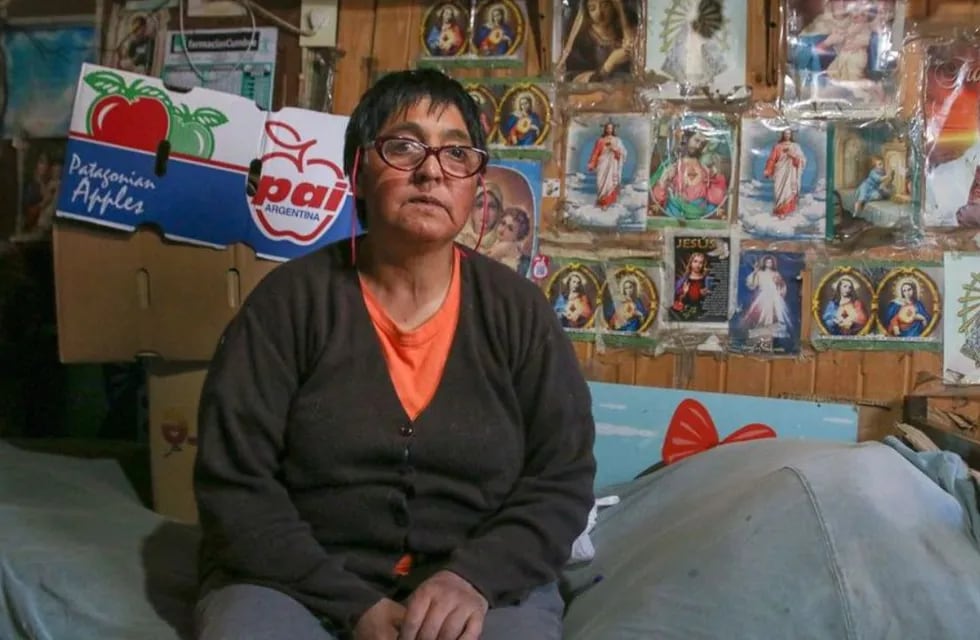 Alicia, la canillita de Bariloche, contó que actualmente más de la mitad de los trabajadores del oficio perdieron su trabajo.
