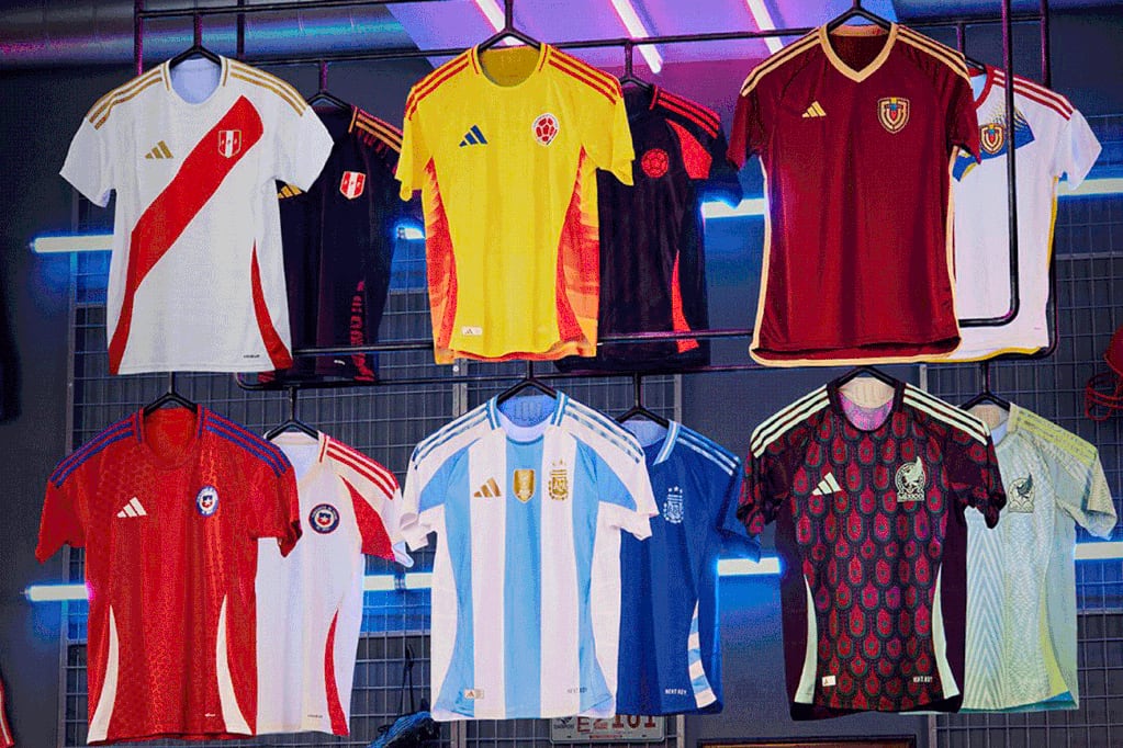 Adidas presentó y puso a la venta las camisetas de los seleccionados que vestirá para la Copa América. (Adidas)