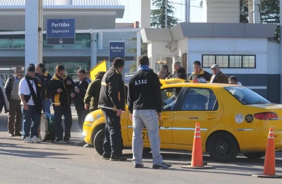 Confirman la condena a la mafia de los taxis en el Aeropuerto Ambrosio Taravella.