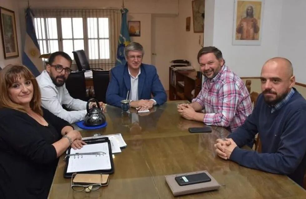 Ongarato y secretarios Municipales con Santiago Igón