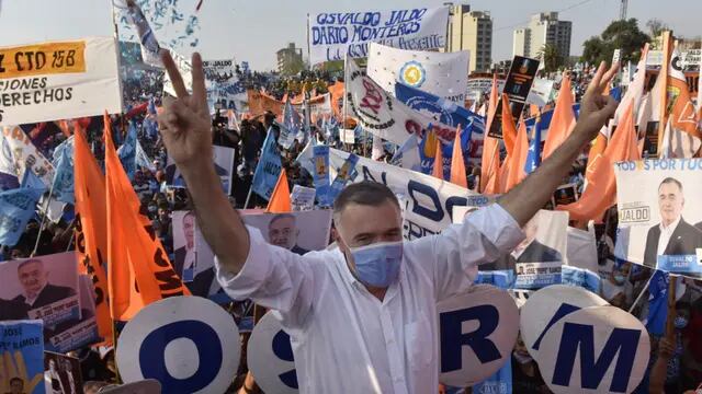 Jaldo participó de un multitudinario acto en Central Córdoba.