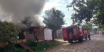 Incendio en el barrio Fátima consumió casi por completo una vivienda