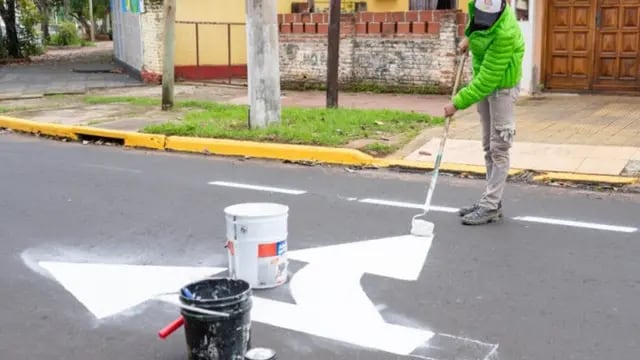 Ejecutan obras de señalización en varias calles y avenidas de Posadas