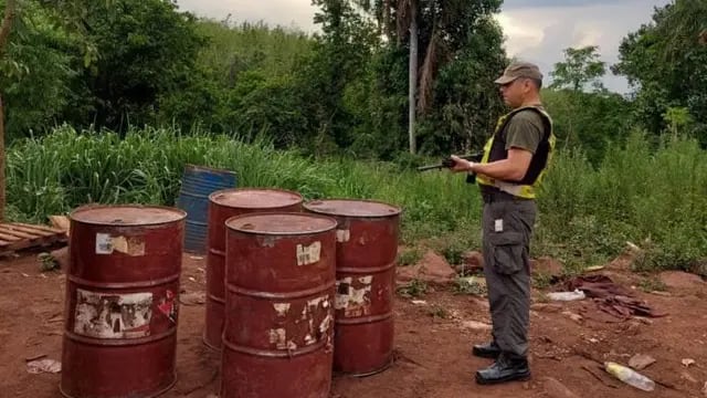 Eldorado: Gendarmería incautó 700 litros de combustible de contrabando
