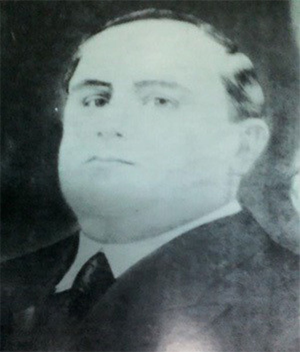 El gobernador Fernando Centeno quien promovió y autorizó el genocidio.