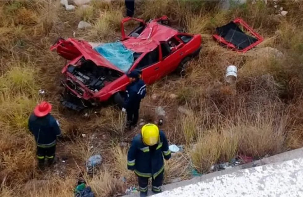 Alberto Ribas de 62 años falleció luego que el Ford Escort en el que viajaba cayera a un canal. Foto: Policía de San Luis.