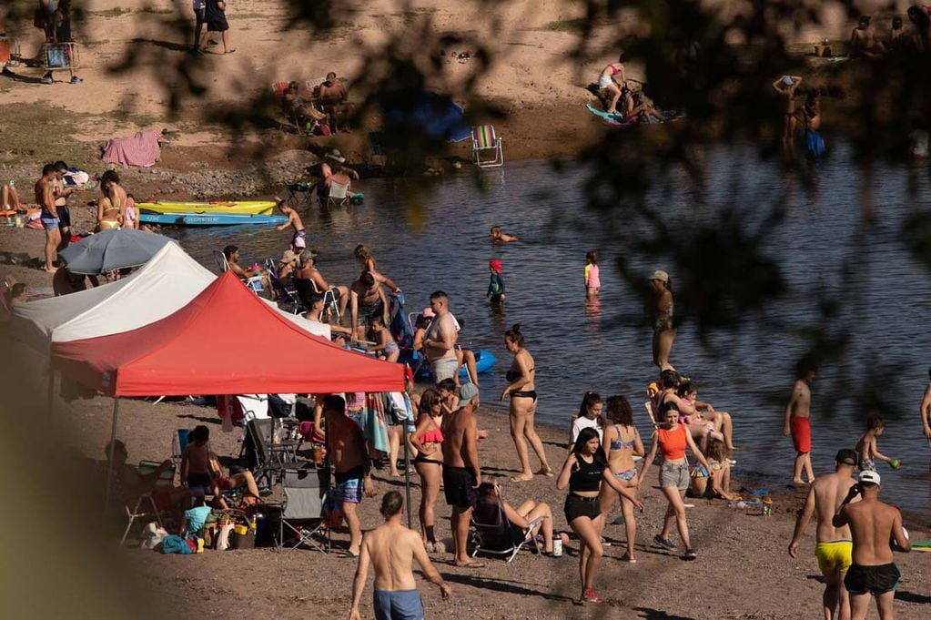 Turistas en Rumipal disfrutando el fin de semana largo (La Voz)