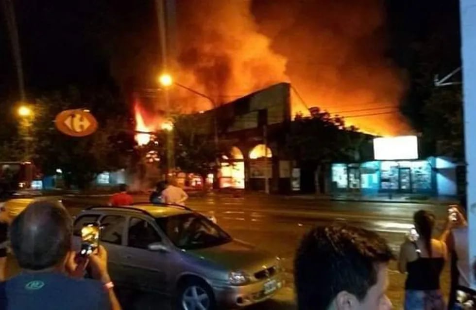 Incendio en un supermercado de Tunuyán