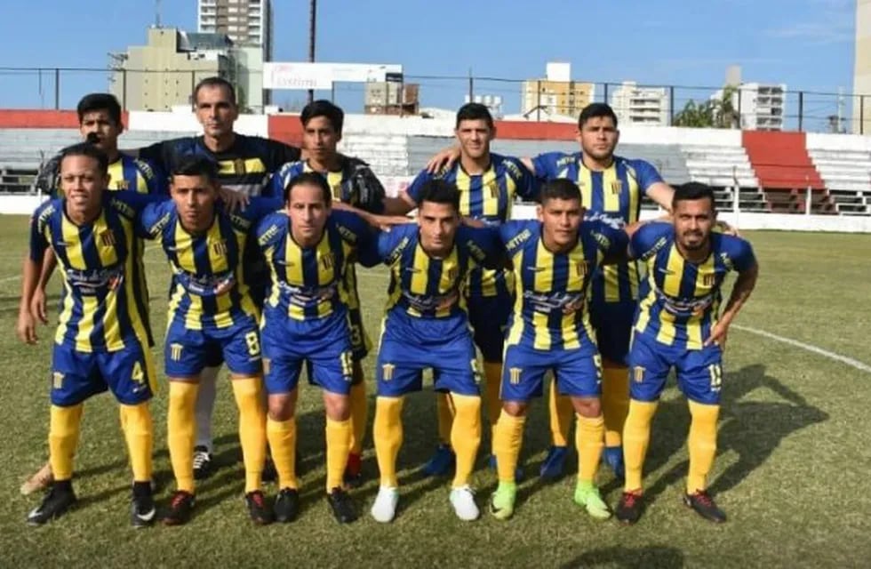 El equipo del Club Mitre que pasó a la final del Apertura.