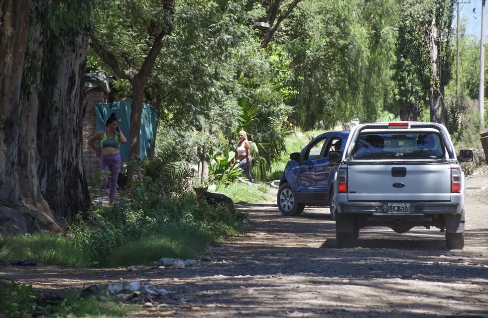 Horror en Guaymallén: hallaron a una mujer asesinada de un tiro en la cara e investigan si la mató su marido.
Fto: Mariana Villa / Los Andes