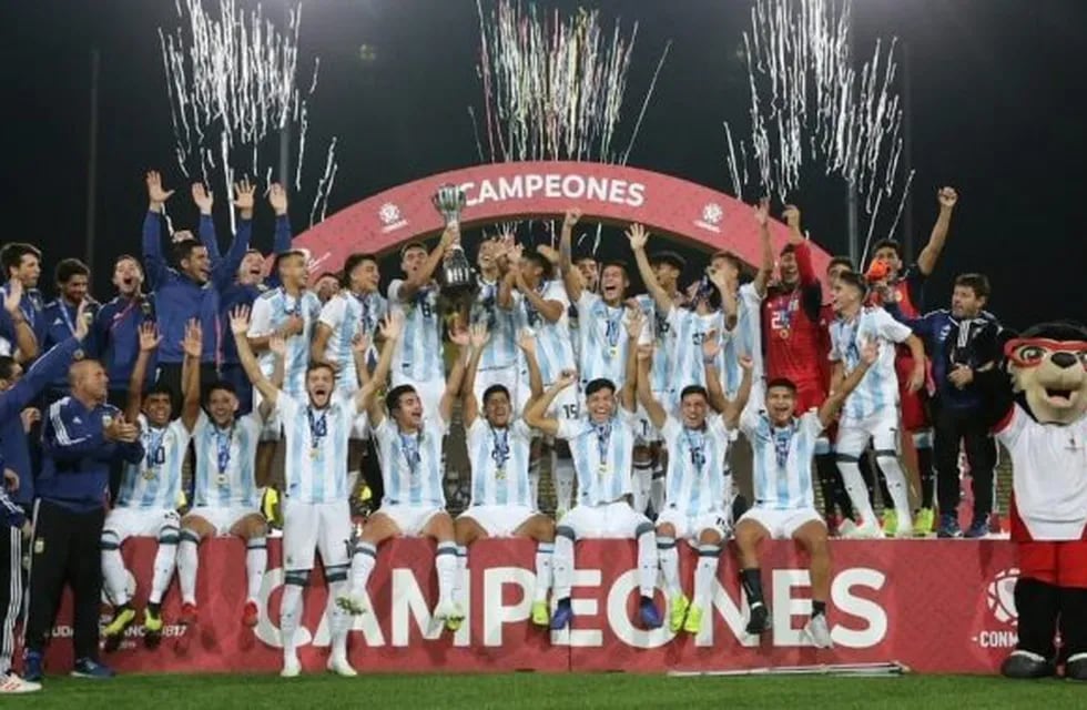 La Selección Argentina Sub 17 se consagró campeona del Sudamericano que lo clasificó al Mundial de Brasil 2019.