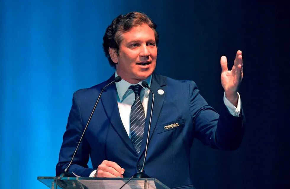 The President of the South American Football Confederation (CONMEBOL) Alejandro Dominguez, speaks during the 70th Ordinary Congress of the CONMEBOL in Rio de Janeiro, Brazil, on April 10, 2019. - The Copa America will be held in Argentina and Colombia, CONMEBOL announced on Tuesday, marking the first time in the tournament's modern era that it will be split between two countries. (Photo by CARL DE SOUZA / AFP) rio de janeiro braisl alejandro dominguez futbol congreso de la conmebol futbol copa america 2020 eleccion sedes dirigentes conmebol