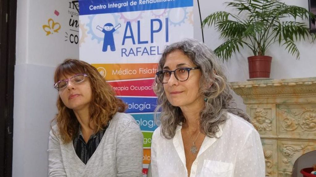 María Fernanda Gómez Odetto (directora) y Claudia Tomasso (presidenta) de ALPI Rafaela (Vía Rafaela)