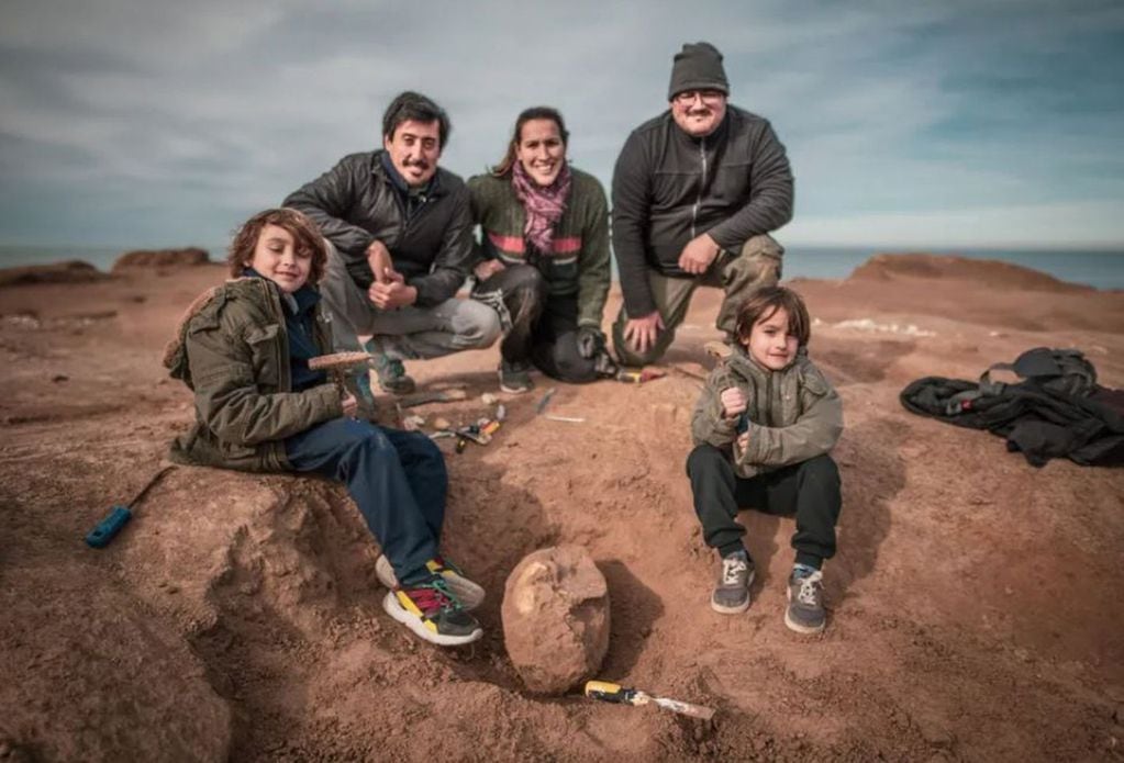 Vicente Di Iorio de 8 años, encontró un fósil del Pleistoceno.