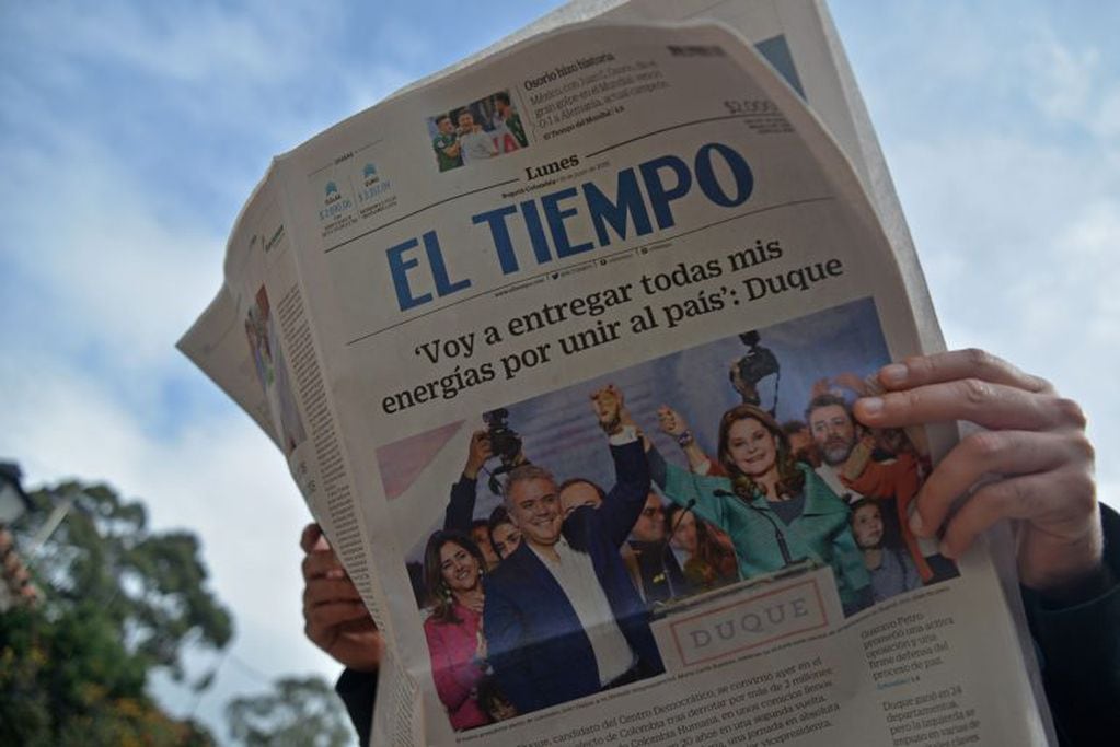 La portada de un diario local que refleja los resultados de la elección