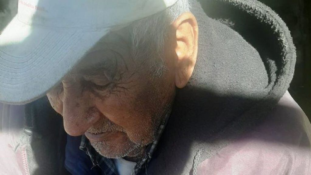 Horacio Salazar, es jubilado y tiene 91 años.