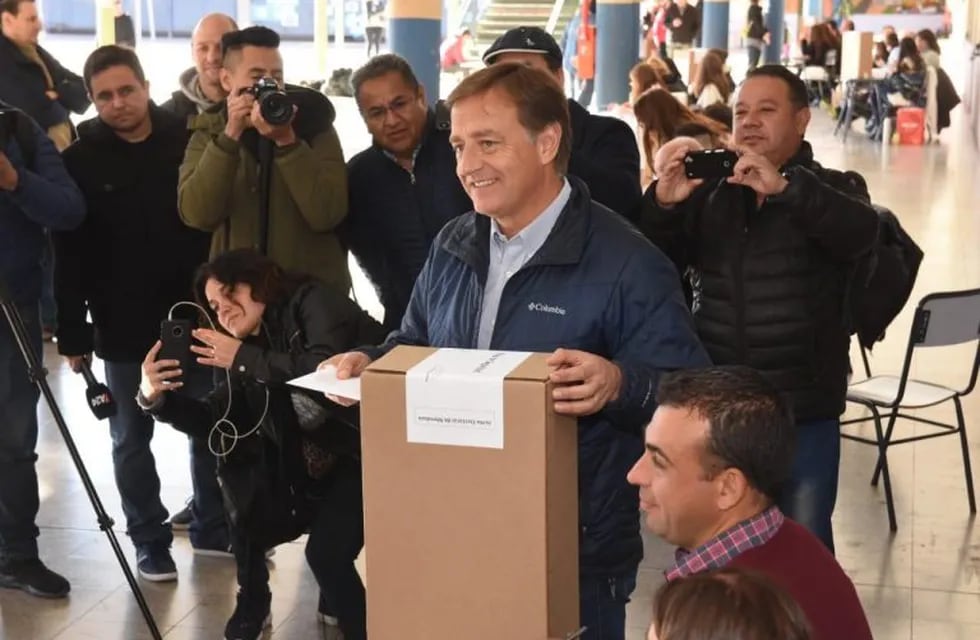 Rodolfo Suarez votando en las elecciones PASO 2019