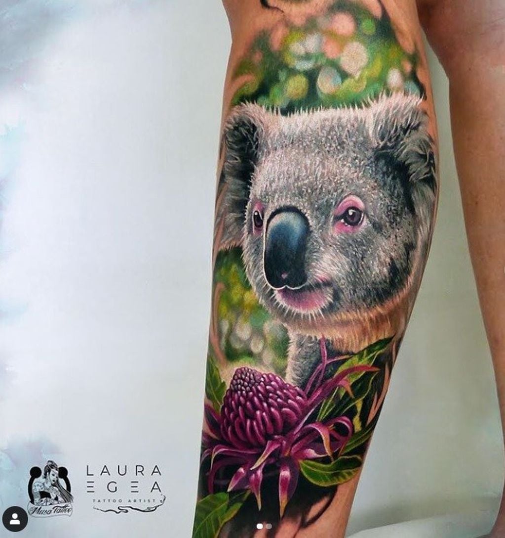Otro tatuaje hiperrealista de Laura Egea que muestra un koala.