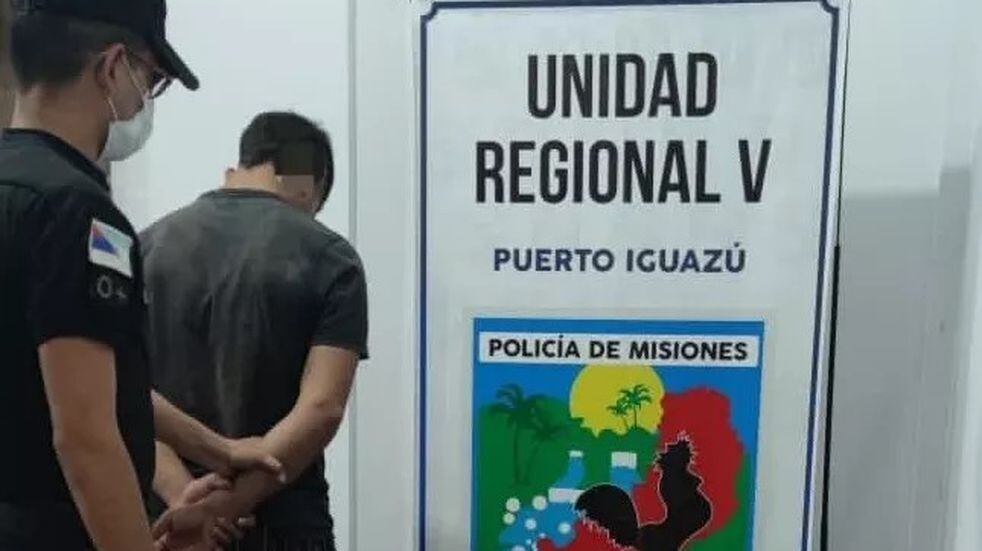 Joven detenido acusado de robo en una barbería en Puerto Iguazú.