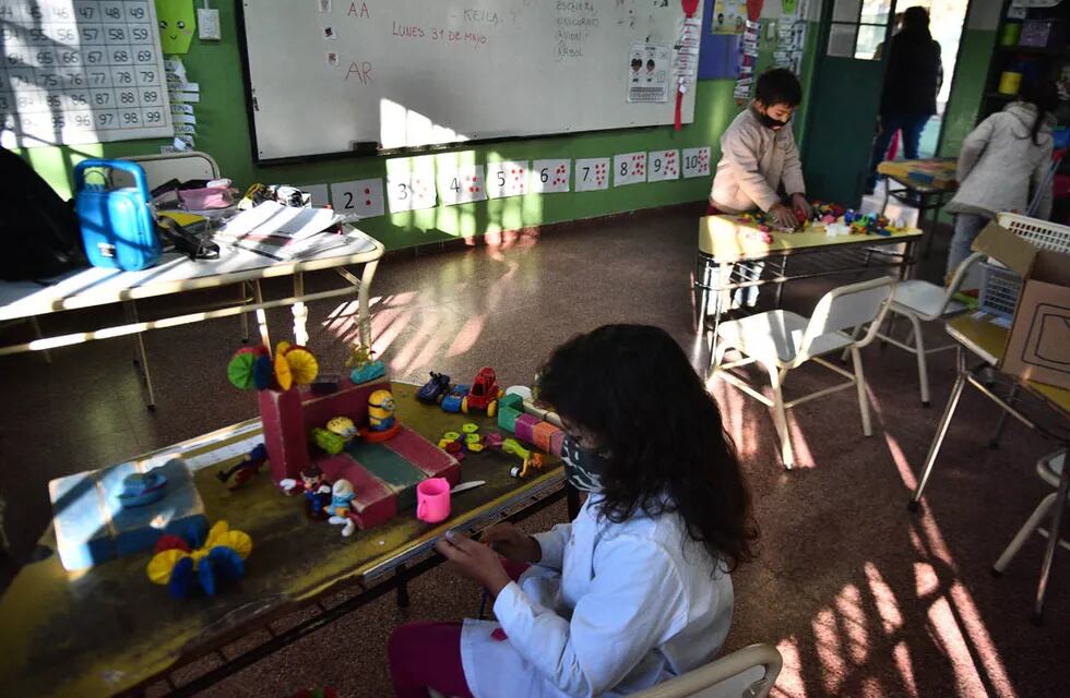 Escuela municipal Saúl Taborda. Pocos alumnos de primer grado.
Este lunes se reinician las clases presenciales en la Provincia.
(Pedro Castillo/ La Voz)