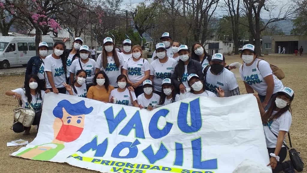 El equipo del VacuMóvil, servicio implementado por la Dirección Provincial de APS de Jujuy, cumplió un año de actividad, en respuesta a la pandemia de coronavirus.