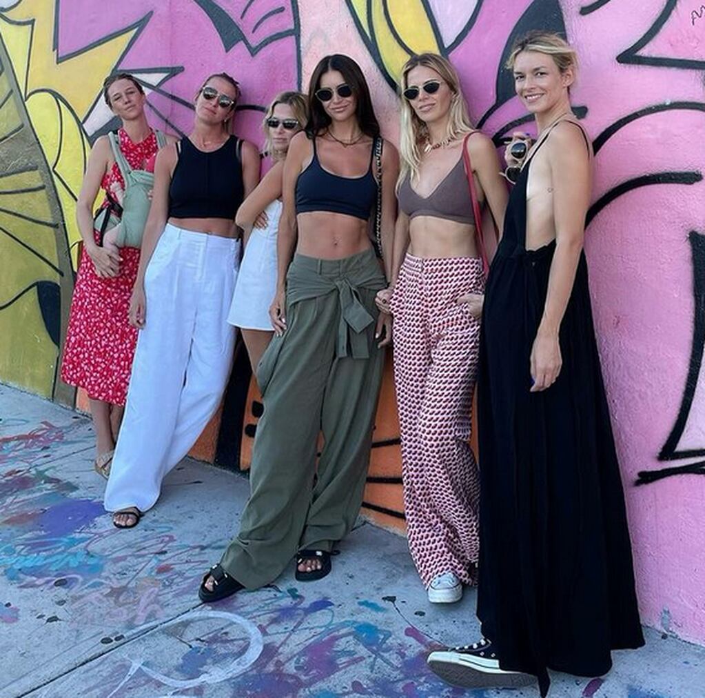 Zaira Nara junto a sus amigas, en Miami.