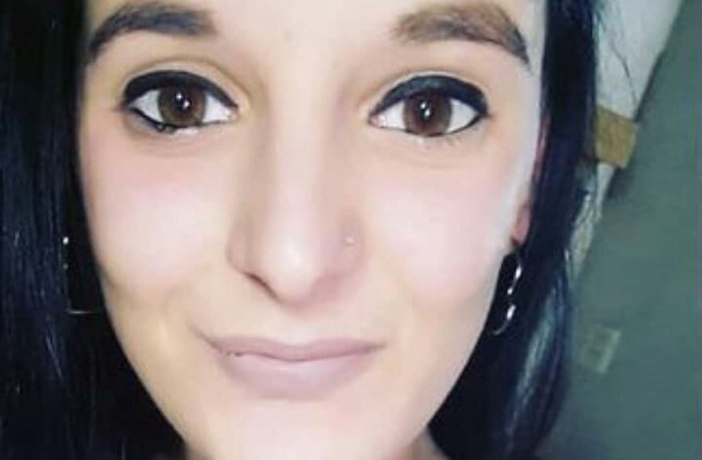 La joven de 19 años fue víctima del primer femicidio en Berabevú.
