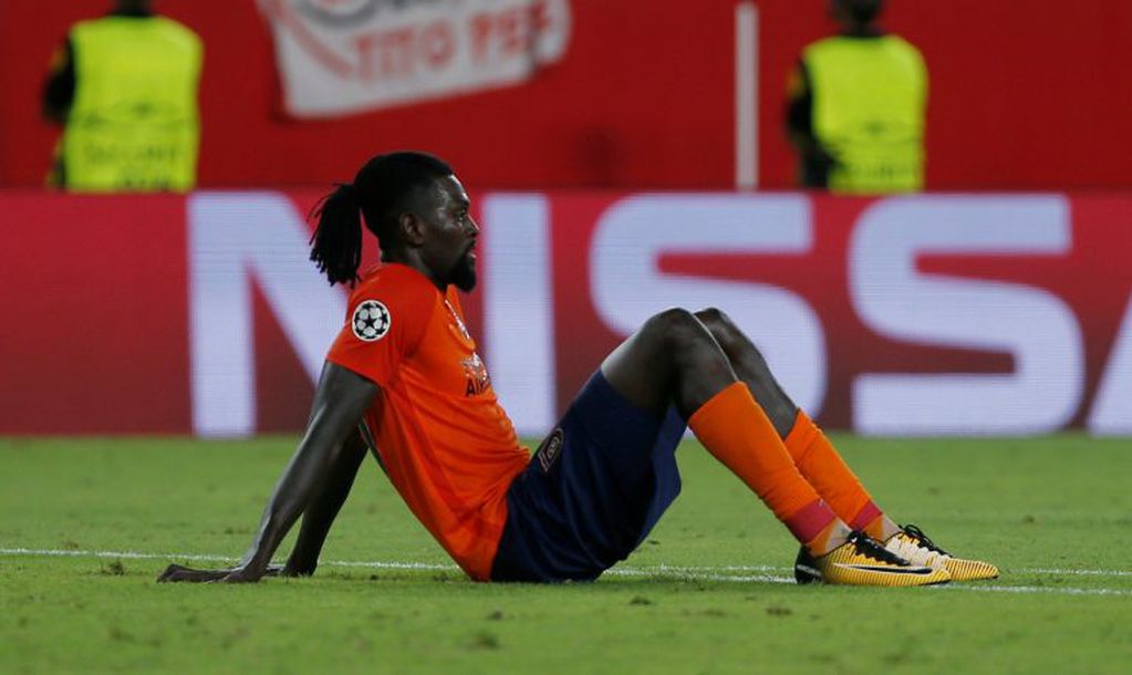 El delantero togolés finalizó su carrera en el fútbol de Turquía. (REUTERS)