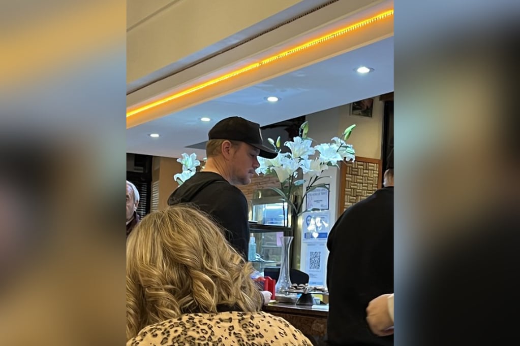 Matt Damon en un restaurante de Buenos Aires.