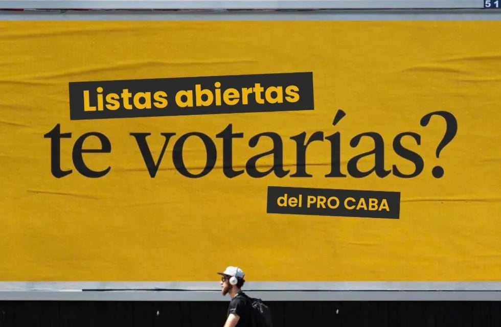 Los afiches en la Ciudad de Buenos Aires, con los que el PRO busca reclutar nuevos integrantes para su partido.
