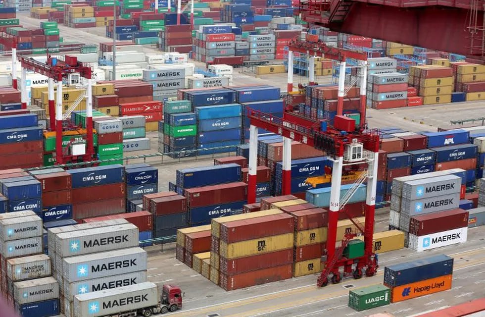 La balanza comercial acumuló su tercer mes con superávit por el desplome de las importaciones.