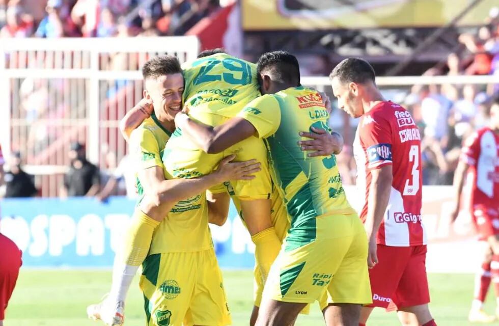 Unión cayó 3 a 2 ante Defensa y Justicia. (@ClubDefensayJus)