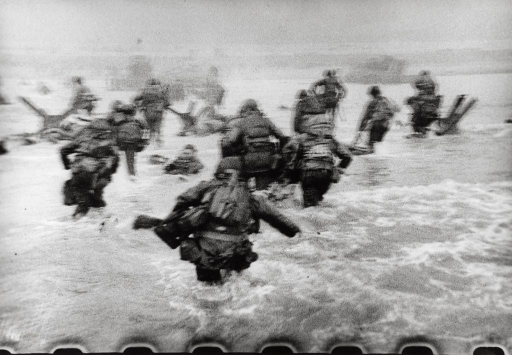 Las fotos más espectaculares de Robert Capa durante el desembarco en Normandia